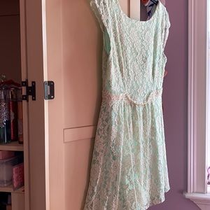 Lace Mint Green Dress-Size 15/16